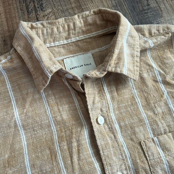 American Eagle Outfitters Tan and White Casual Button Down Shirt - Picture 2 of 3